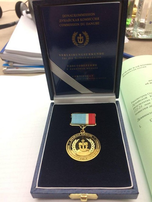 Капитан порта Измаил награжден медалью "За вклад в развитие Дунайского судоходства"