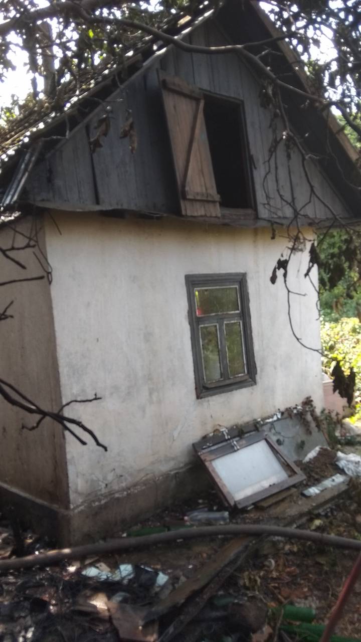 В Измаиле спасатели уничтожили пожар в нежилом частном доме.