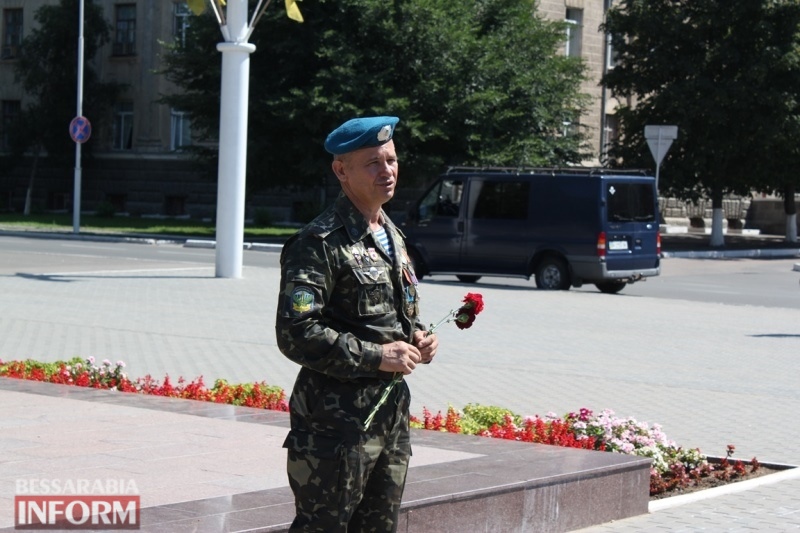 Крылатой гвардии бывшие бойцы: в Измаиле ветераны ВДВ отмечали “свой” праздник