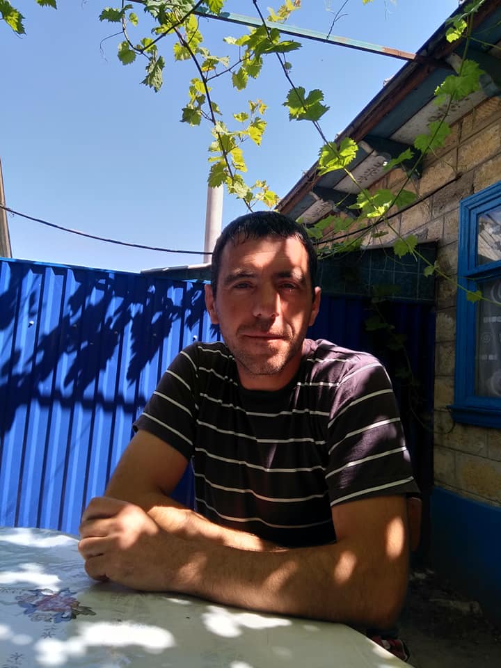 В Болградском районе 36-летнего мужчину спасёт только дорогостоящее лечение. В семье денег нет - родные умоляют всех о помощи