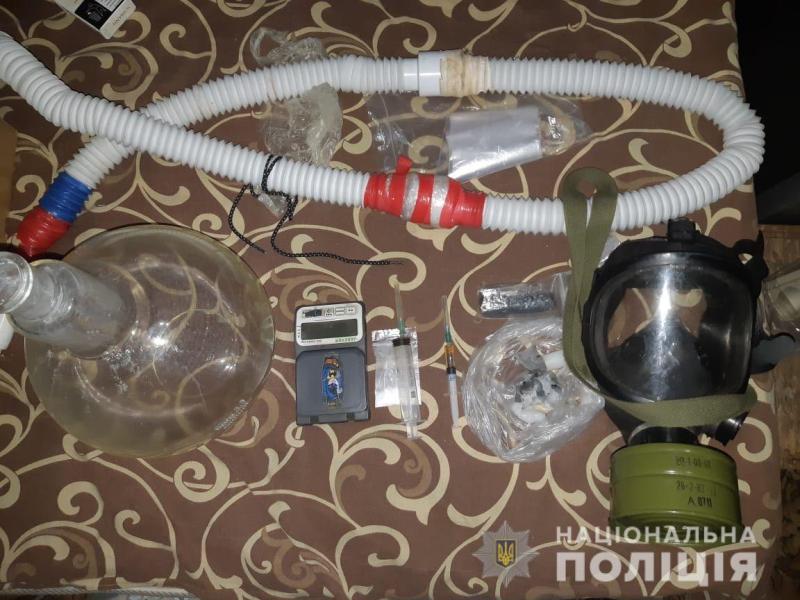 Наркопроизводителя из Затоки задержали в Одессе, куда он отправился сбывать свой "товар"