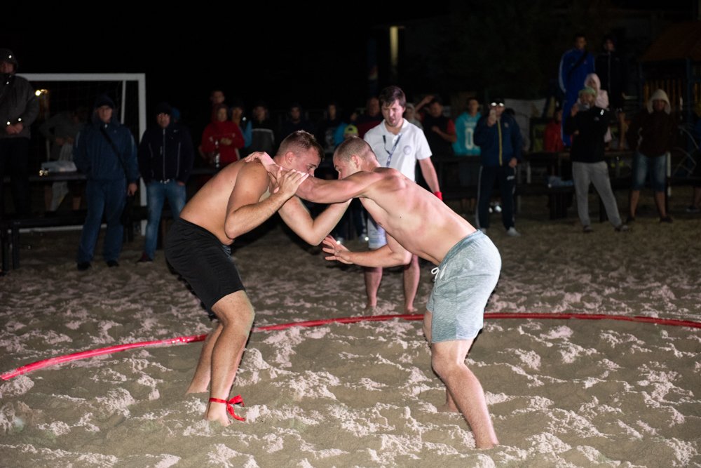 В курортной Затоке прошел Международный турнир по пляжной борьбе