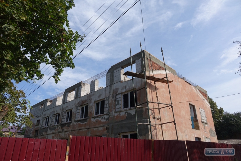 В Болграде начали реконструкцию служебного жилья для медиков