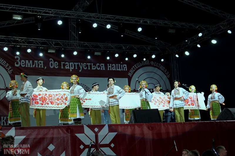 Фестиваль искусств «Украинская Бессарабия» в Измаиле: публику покорил Национальный ансамбль танца им.Вирского