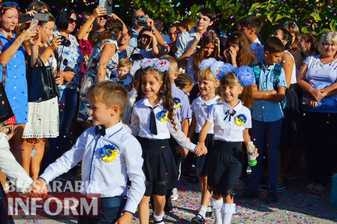Отшумели школьные линейки: новый учебный год официально стартовал в школах Килийщины (фоторепортаж)
