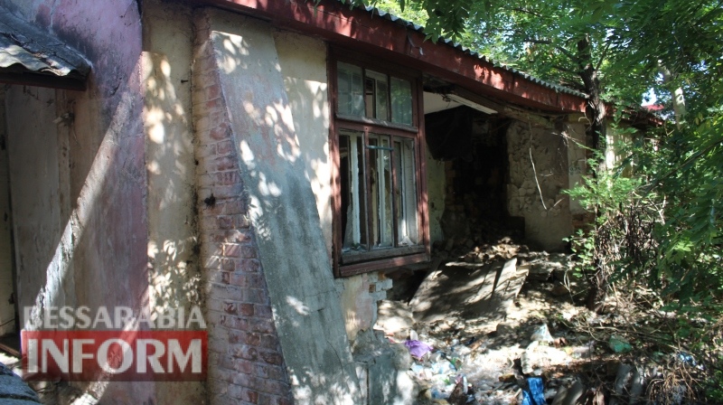 Продать нельзя оставить: журналисты побывали в заброшенных зданиях Белгород-Днестровского, которые депутаты не хотят выставлять на аукцион