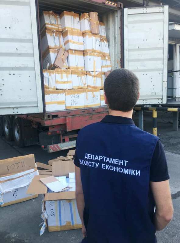 Контрабанда на 10 миллионов - правоохранители раскрыли "схему" одесских таможенников