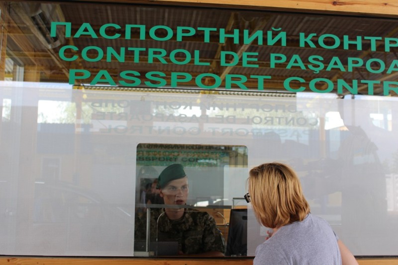 Белгород-Днестровские пограничники задержали иностранку с поддельными документами
