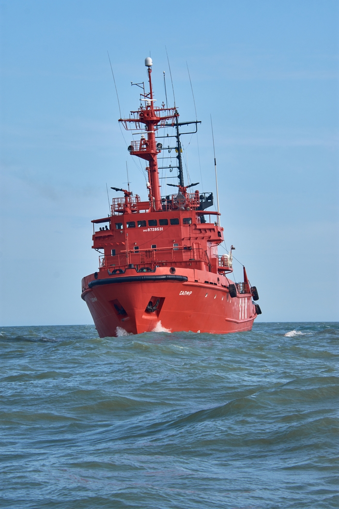 Спасать затонувшее в Черном море у берегов Крыма судно отправили буксир из Одессы