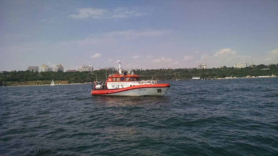 Спасать затонувшее в Черном море у берегов Крыма судно отправили буксир из Одессы