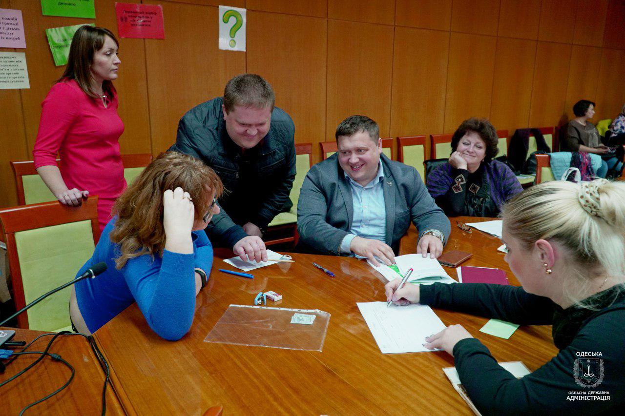 В Одесской области желающих стать патронатными воспитателями для беспризорников научат, как вести себя с детьми