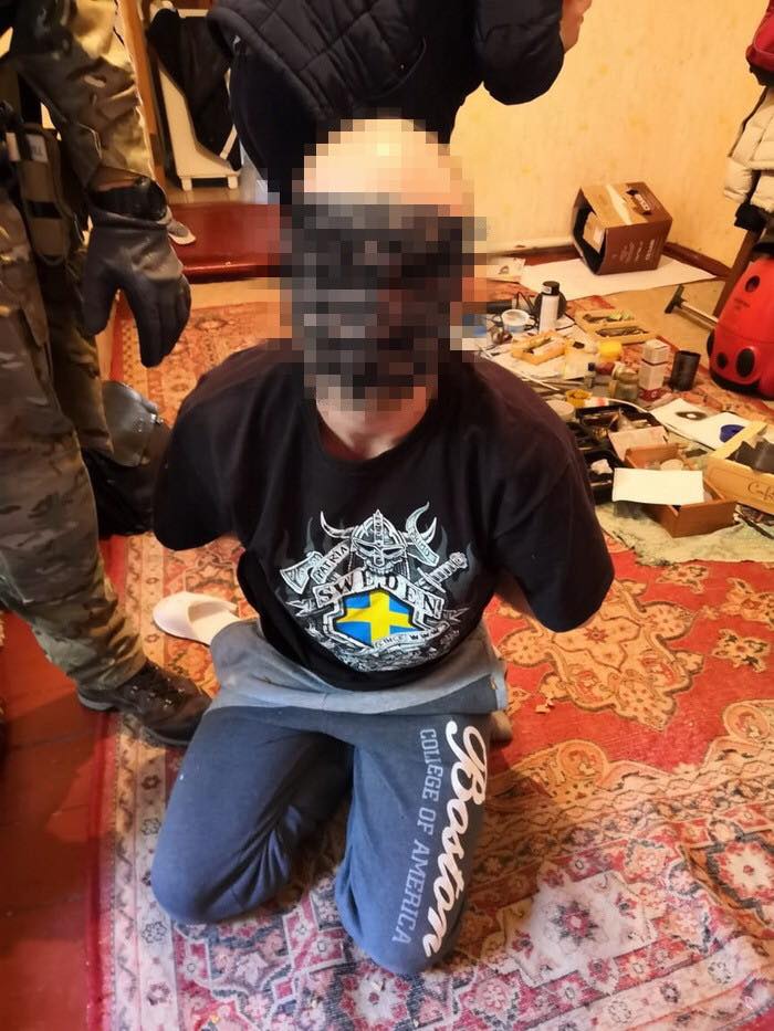 Переделывали травматическое оружие в боевое и продавали через Интернет: СБУ в Одесской области блокировала канал сбыта