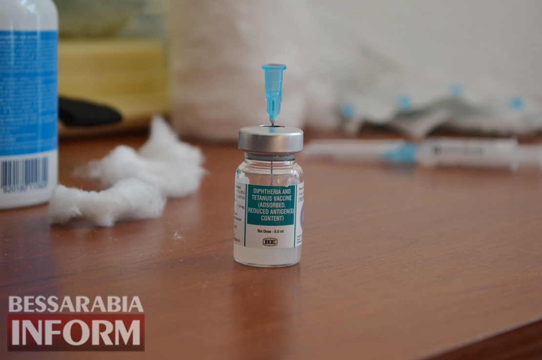 Вакцинированный и здоровый: первым лицам и чиновникам Килии сделали прививки АДСМ