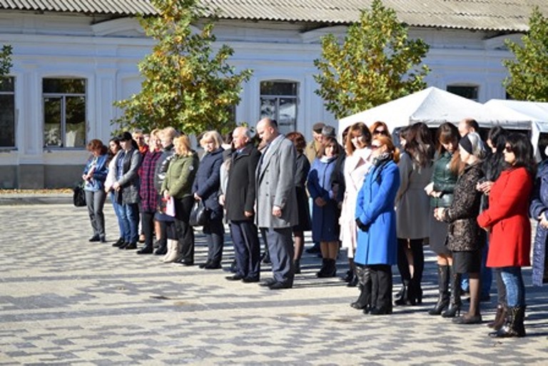 В Болграде 74-ю годовщину изгнания нацистских оккупантов с Украины отметили у нового Мемориала славы