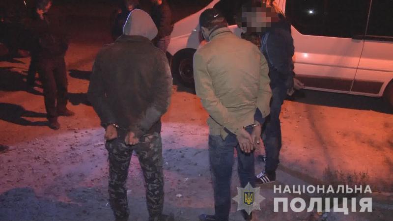В Одессе задержали оборотней в погонах, которые терроризировали местного жителя