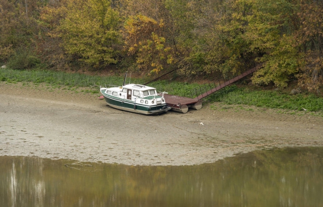 Главная река Европы или пустыня? Уровень Дуная в Венгрии упал до рекордного минимума - суда не ходят (ФОТО)