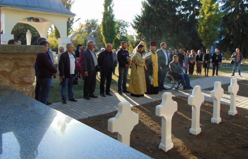 В Рени после реставрации открыли знаменитый памятник с орлом