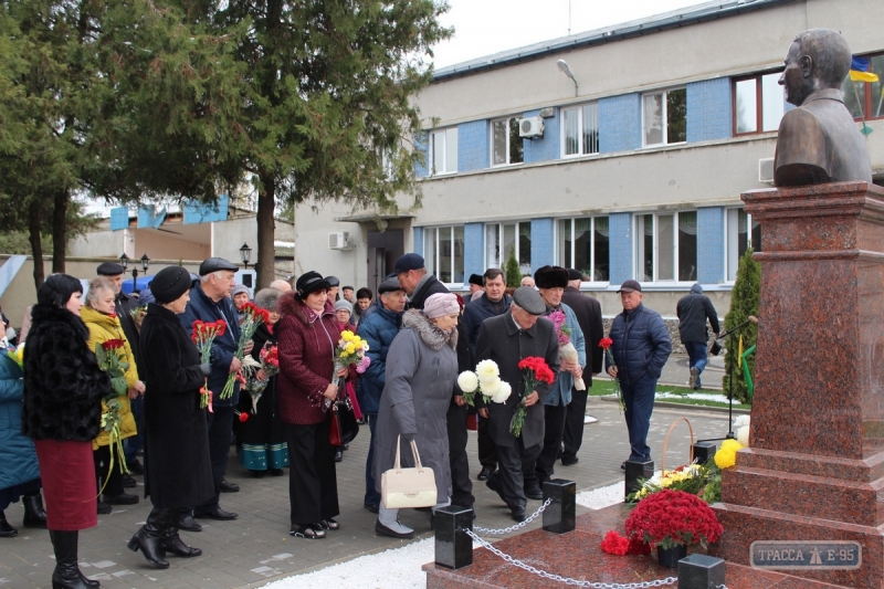 В Измаильском районе установили памятник Герою Украины - главе известного сельхозпредприятия