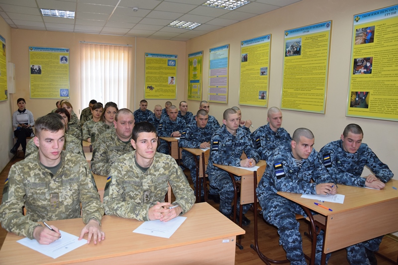 День украинской письменности и языка в Измаиле: пограничники впервые писали радиодиктант вместе со всей страной