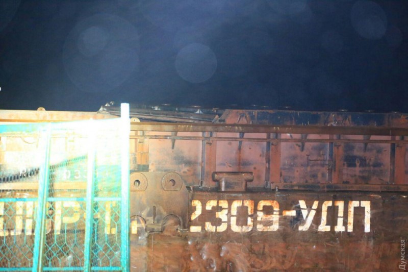 Потерпевший бедствие измаильский буксир тянул за собой баржу УДП с грузом контрабандных сигарет из Крыма