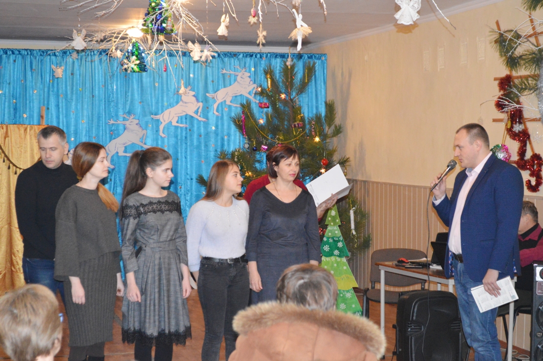 Хорошая традиция: в Вилковской школе поздравили отличников и их родителей
