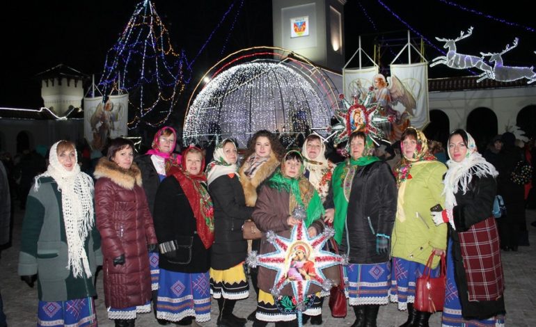 В Арцизе на Центральной площади прошло красочное празднование Рождества.