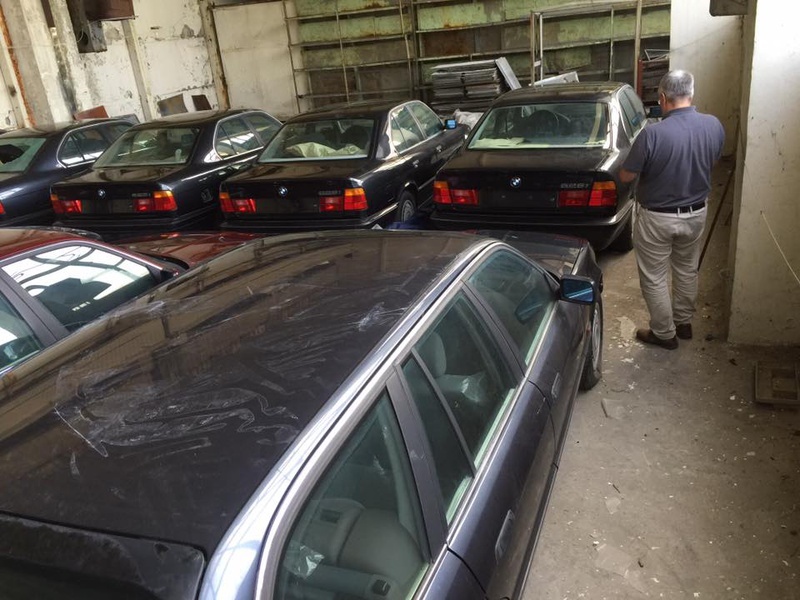В Болгарии обнаружен целый склад заброшенных новых BMW E34
