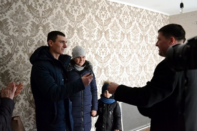 Новый год - новое жилье - новая жизнь: в Болграде сироте подарили квартиру