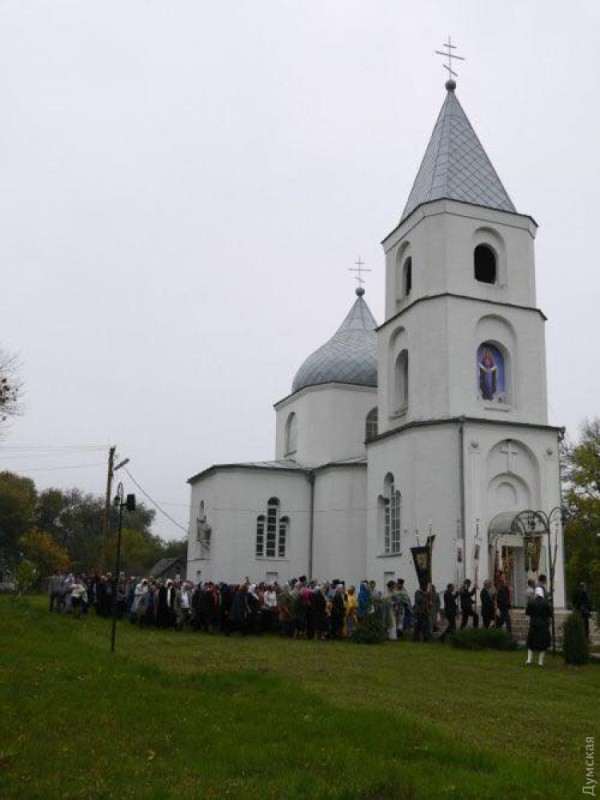 В Одесской области к Православной церкви Украины присоединились верующие целого райцентра — во главе с благочинным