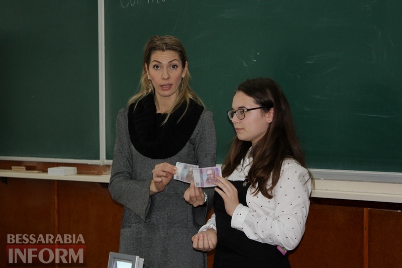 Рисование шоколадом и разоблачение фальшивых денег: Одесская пищевая академия презентовала себя в Измаиле