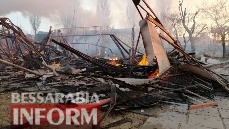 Очередной поджог баз отдыха в Затоке: огнем уничтожено 20 зданий