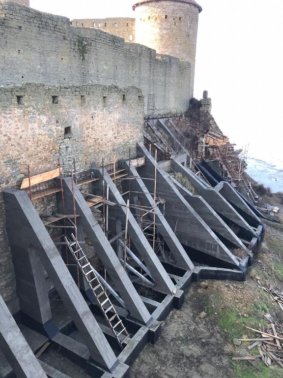 Проведение аварийных работ в Аккерманской крепости временно приостановили