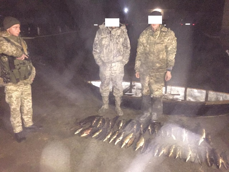 На Дунае пограничники поймали браконьеров с полной лодкой щуки - помог тепловизор
