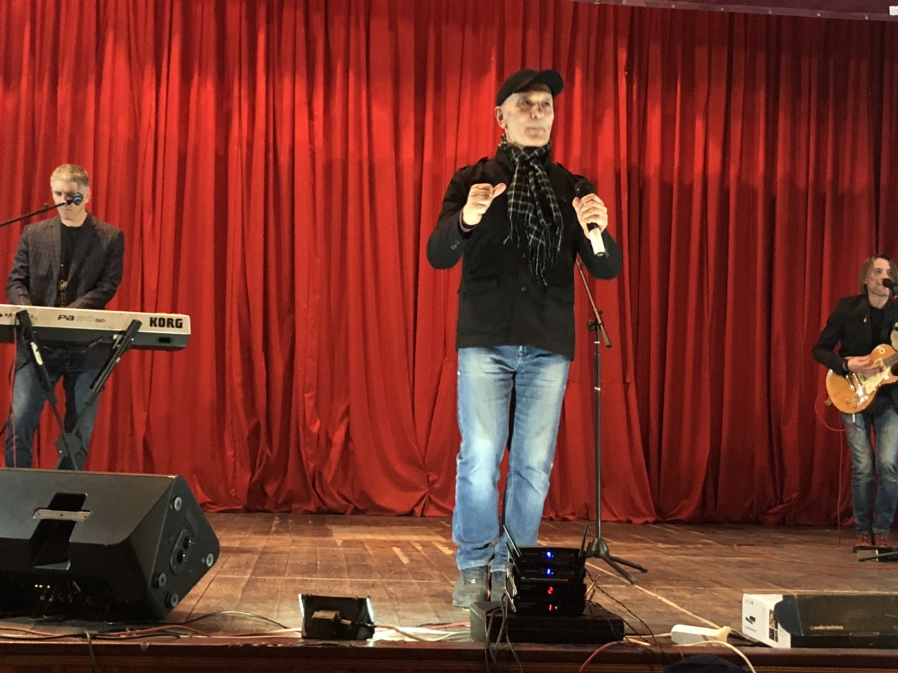 На выходных Килию посетил народный артист Украины Николай Свидюк с бесплатным праздничным концертом для женщин