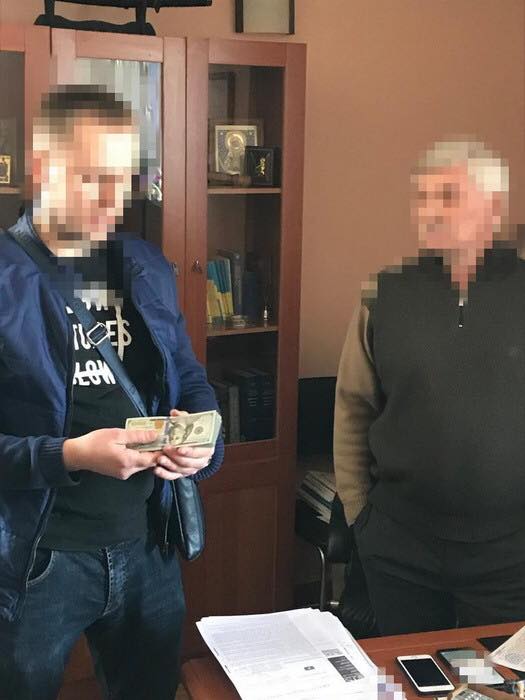 В Одессе на взятке в 2,5 тысячи долларов "погорел" судья