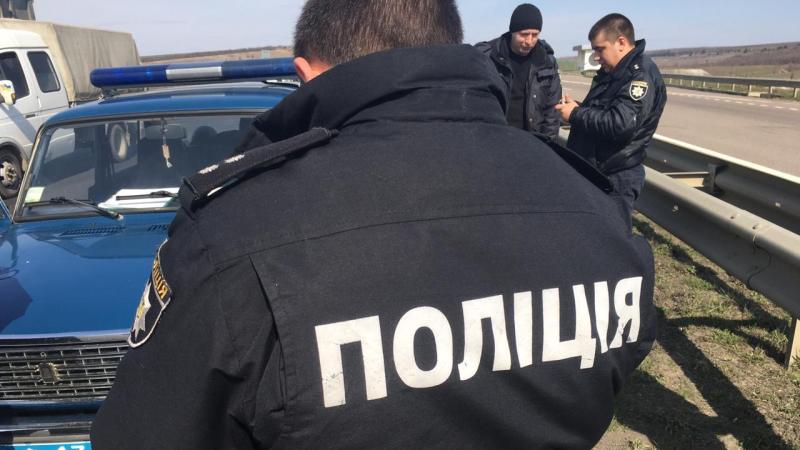 Смертельное ДТП на трассе Одесса-Киев: грузовик сбил работника дорожной службы