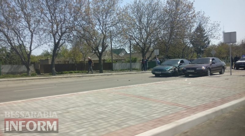 В Измаиле ДТП с участием трех автомобилей заблокировало движение по части проспекта Суворова