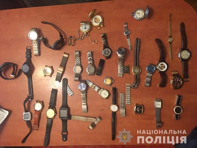 Грабитель-коллекционер: в Белгород-Днестровском полиция ищет владельцев изъятого имущества