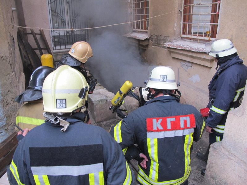 В Одессе произошло два пожара, один из которых не обошелся без жертв, а на втором эвакуировали 40 людей