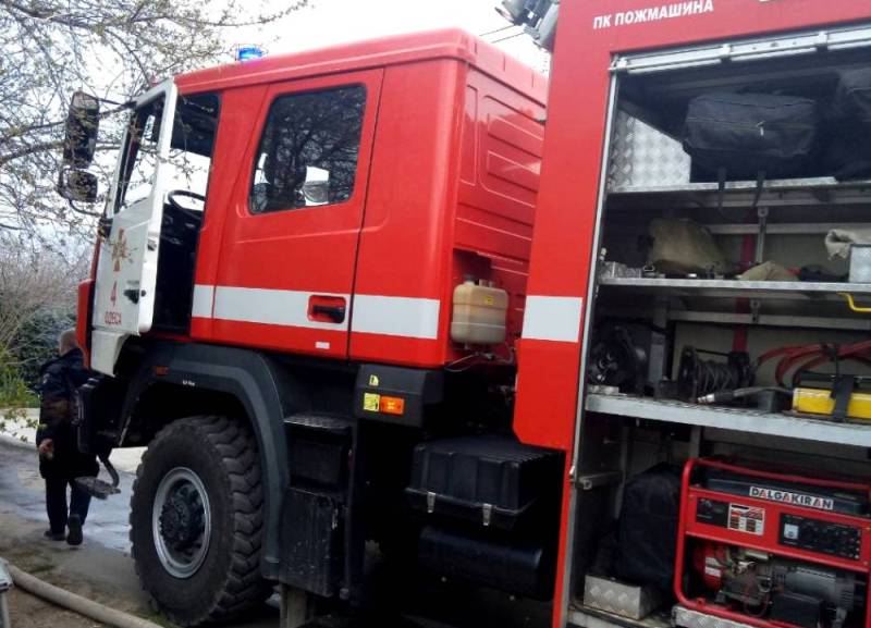 На пожаре в Усатово работали 20 спасателей, однако спасти хозяина дома не удалось