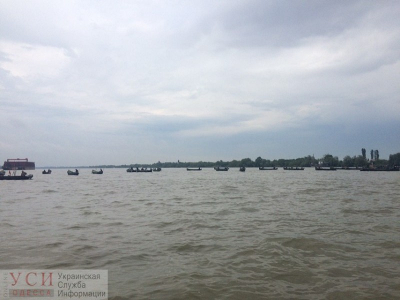 В Вилково рыбаки перекрыли лодками Дунай в знак протеста