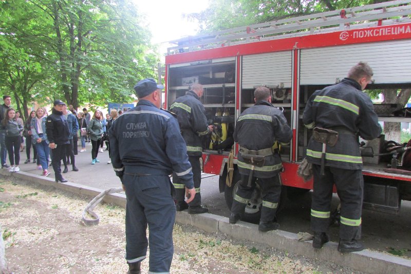 Спасители обучили студентов Придунайской филии «МАУП» правилам пожарной безопасности