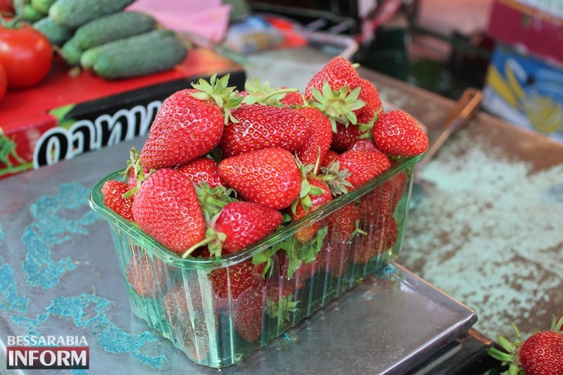 В Измаиле стартовал сезон клубники: обзор цен на любимую весеннюю ягоду