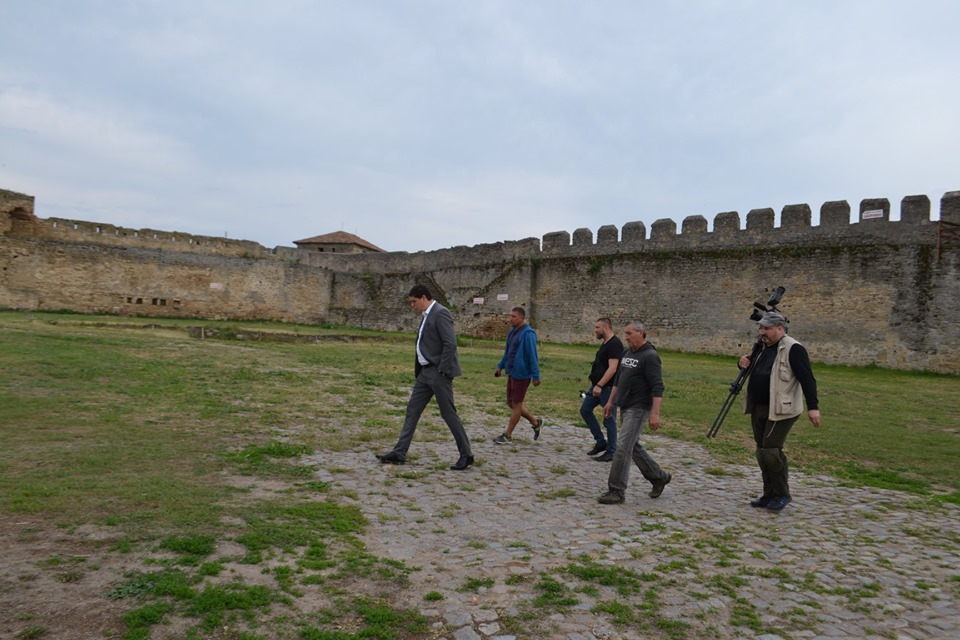 Скандал в Аккерманской крепости: у журналистов требовали взятку за съемку документального фильма и препятствовали их деятельности