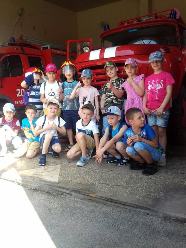 В Измаиле спасатели провели экскурсию в пожарной части для детей пришкольного лагеря