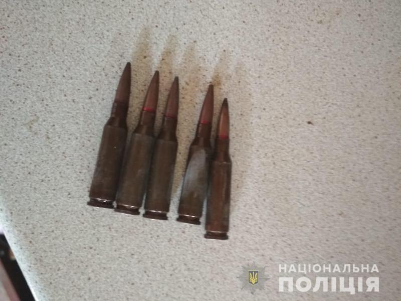 Полиция Тарутинского района обнаружила местного жителя, который выращивал коноплю "для себя" и хранил боеприпасы