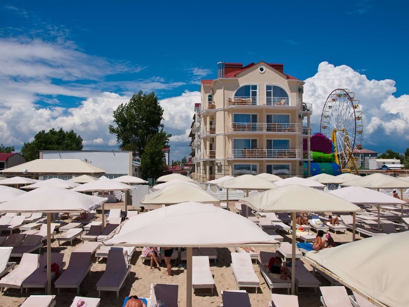 Семейный отель "Ruta Family Club Hotel" в Затоке получил самый высокий сертификат качества пляжей "Голубой флаг"