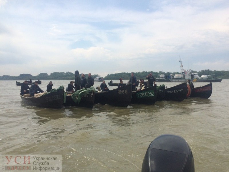 В Вилково рыбаки перекрыли лодками Дунай в знак протеста
