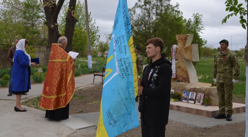 В Татарбунарах  освятили памятный знак, установленный в честь погибших защитников Украины