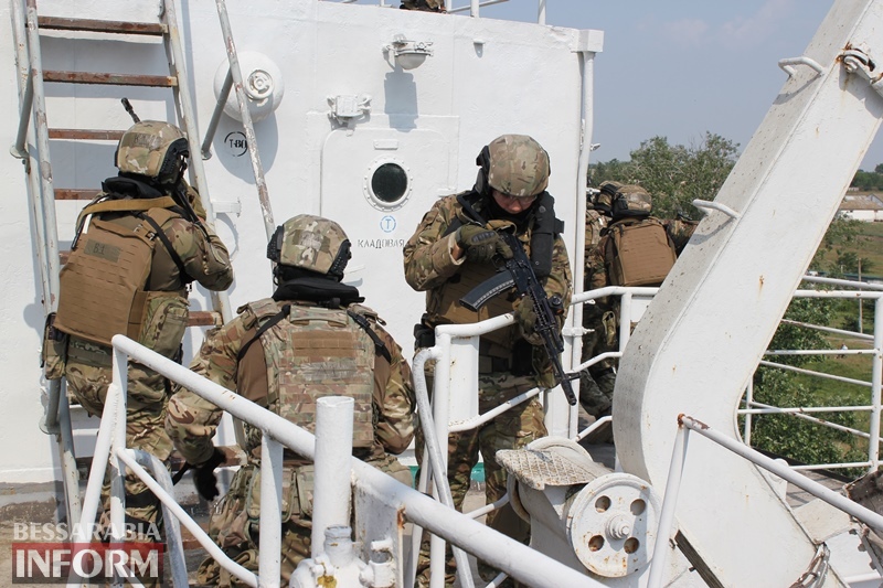 Под Измаилом представители Береговой охраны США и украинского морского спецназа условно освобождали "Новый Донбасс"